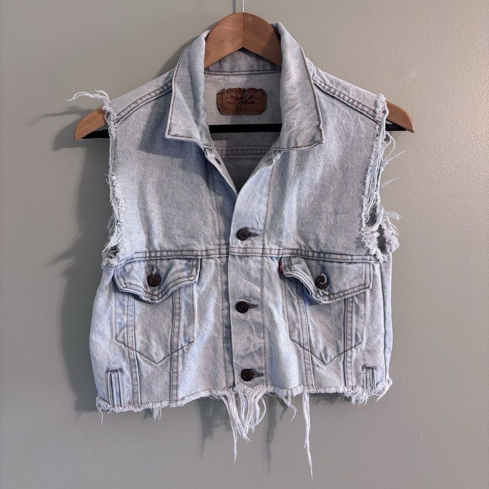 VTG 80s Levi’s Cut Off Denim Vest Large Made USA Grunge Biker Distressed Batwing